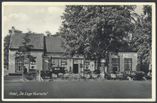 17433 Gezicht op het hotel De Lage Vuursche (Dorpsstraat 2) te Lage Vuursche (gemeente Baarn).